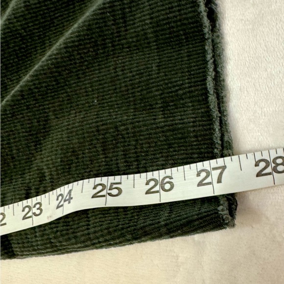 Kut From The Kloth Paola Exposed Ankle Slim Straight Leg Corduroy Pants in Green - Picture 10 of 10